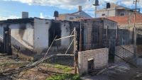 Tiroteo y venganza en la madrugada: Incendiaron una casa en el barrio Bouquet Roldán