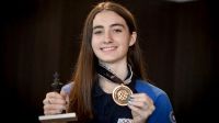Regresó al país la joven argentina de 17 años campeona mundial de ajedrez