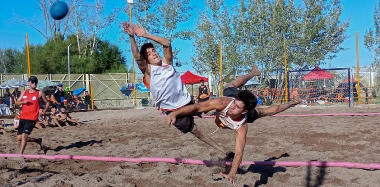 Se disputa en Neuquén la Copa Argentina de Beach Handball  thumbnail