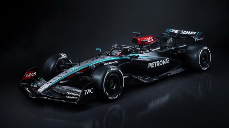 Mercedes presentó el W15, el último que correrá Hamilton en la escudería  thumbnail