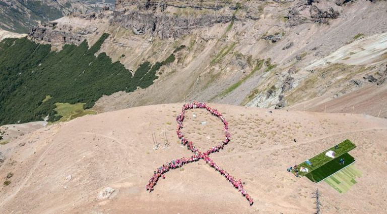 Invitan a subir al Cerro Teta para concientizar sobre el cáncer de mama  thumbnail