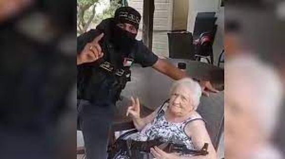 Una abuela de 90 años se salvó de ser secuestrada por Hamas gracias a Messi  thumbnail