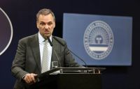 Una encuesta privada dice que el 70% de la gente cree que Adorni debería renuncia