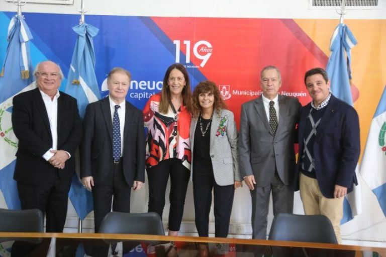 El municipio firmó convenio de cooperación académica con la Universidad de Bolonia y el Instituto para el Desarrollo Constitucional