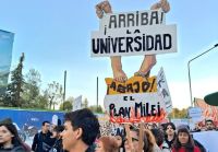 Miles marcharon en Neuquén en defensa de la Universidad Pública 