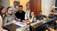Charly García firmó contrato para editar su esperado nuevo disco: todos los detalles