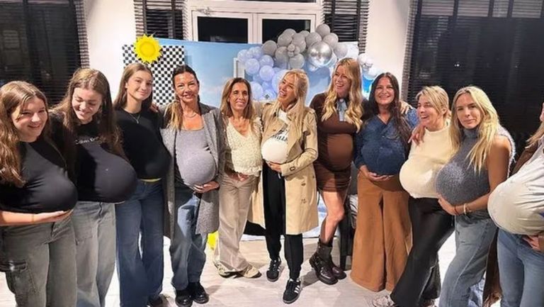 Nicole Neumann celebró su baby shower con sus hijas, amigas y una visita sorpresa de Manu Urcera  thumbnail