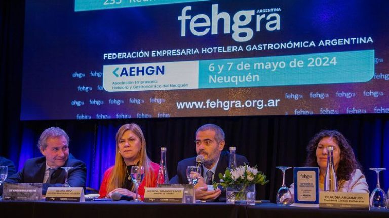 El Consejo Directivo de FEHGRA se reúne en Neuquén  thumbnail