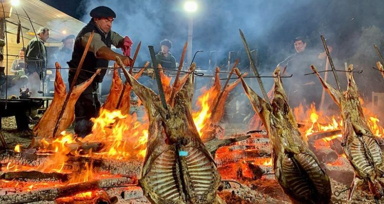 El viernes se enciende el fuego en la 18° Fiesta Nacional del Chef Patagónico de Villa Pehuenia  thumbnail