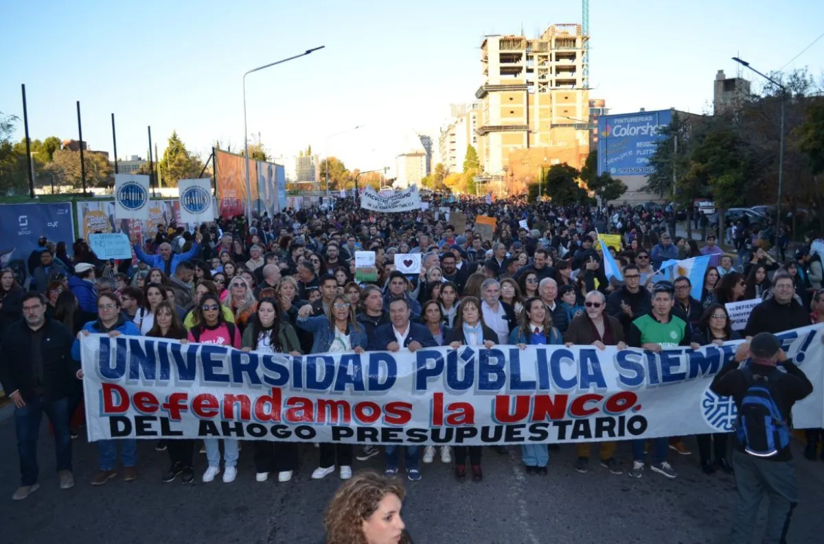 Marcha Federal: será hoy en "defensa" de la universidad pública | Neuquén  Al Instante | Periodismo Digital en la Patagonia