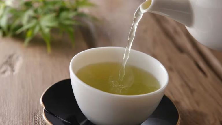 Los 5 mejores tés para el dolor de garganta  thumbnail