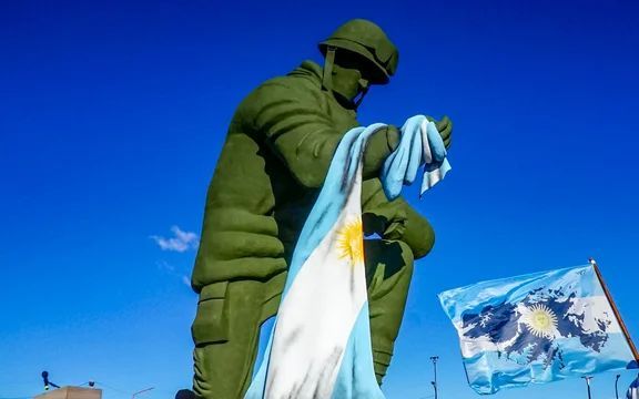 Zapala: se inauguró el monumento al Soldado de Malvinas más grande del país