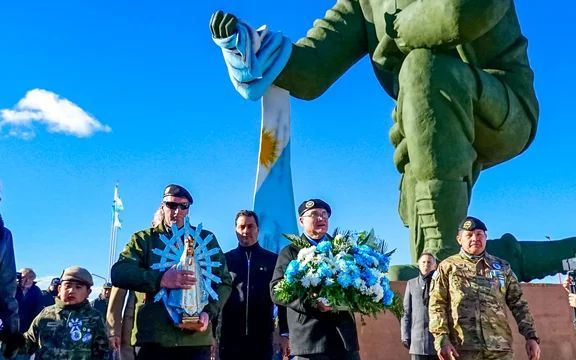Zapala se inauguró el monumento al Soldado de Malvinas más grande del