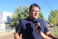 Gaido recorrió la obra de Altos del Limay, que suma otras 35 cuadras de asfalto a la ciudad