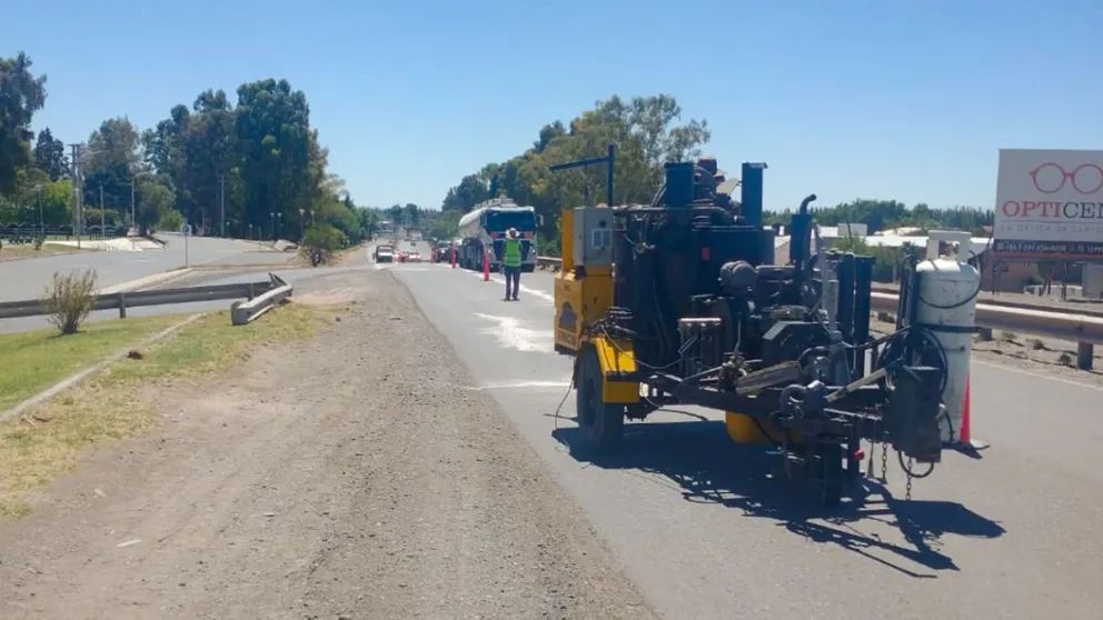 Centenario: Reanudaron la obra de mejoramiento de la calzada en la Ruta 7 