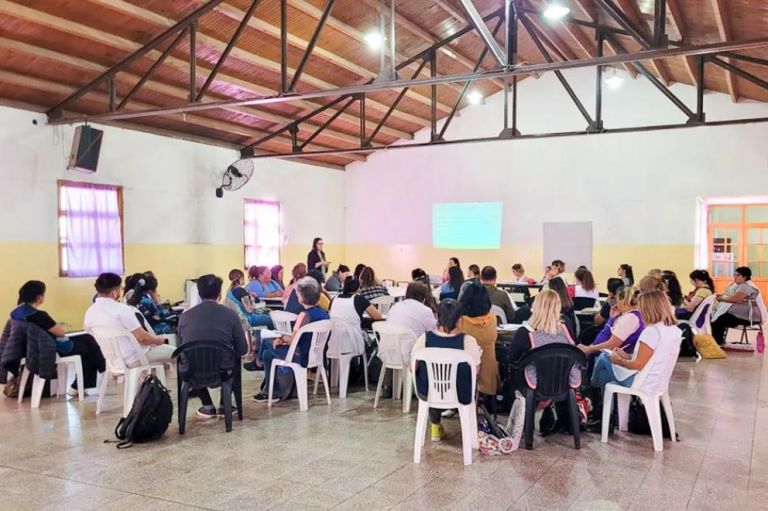 Continúa y se afianza la capacitación en matemática para docentes de ...