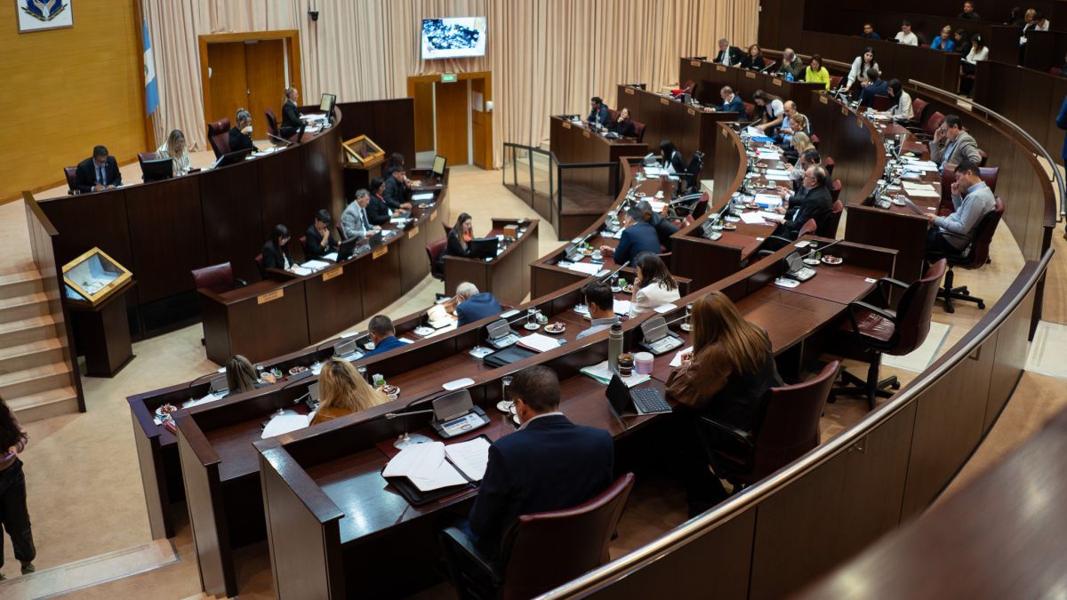 La Legislatura Neuquina aprobó las Leyes “Invierta Neuquén” y “Emplea Neuquén”