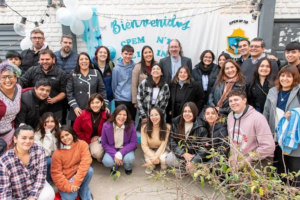 Se inauguró un nuevo centro de educación secundaria en Plottier