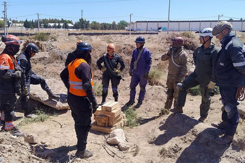 Capacitan en intervención y rescate en estructuras colapsadas