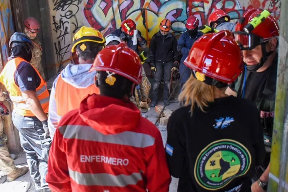 Capacitan en intervención y rescate en estructuras colapsadas