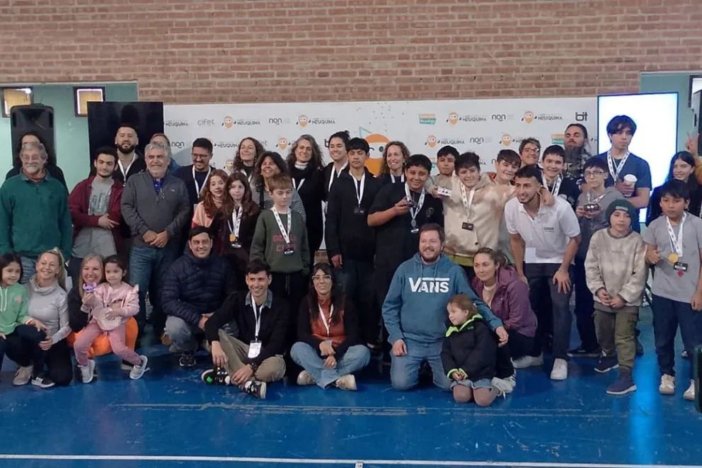 Más de 50 robots participaron de la competencia regional en Neuquén