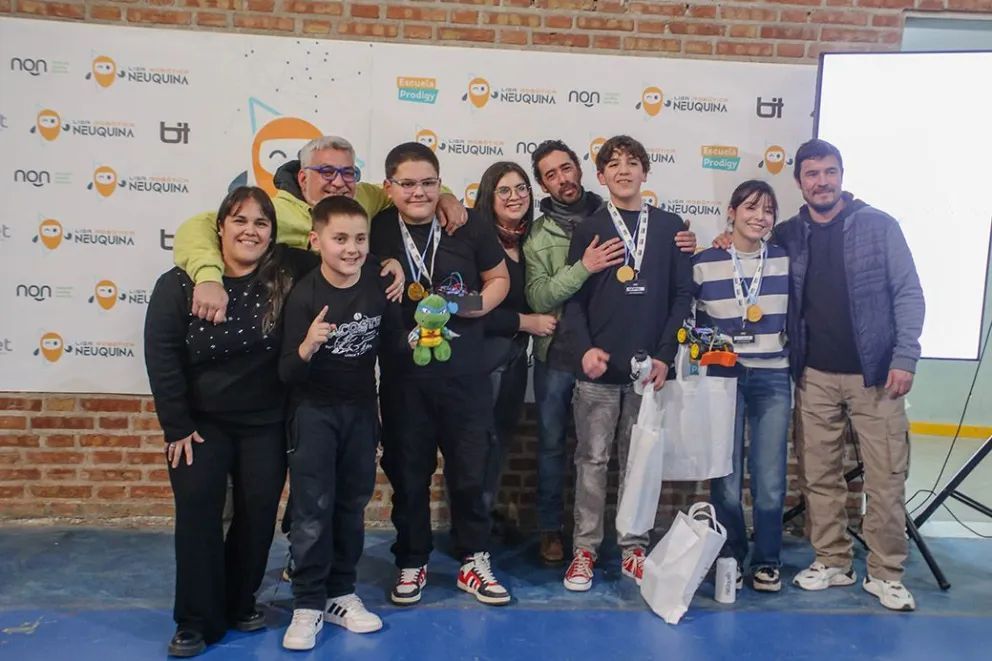 Más de 50 robots participaron de la competencia regional en Neuquén