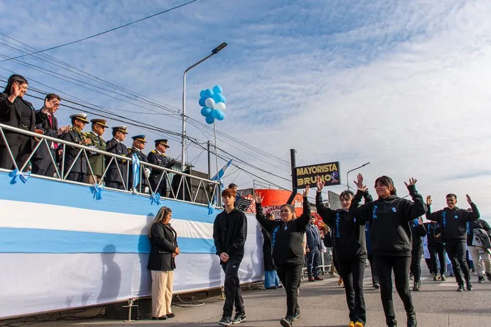 La EPA de Valentina Sur tuvo a cargo el señado de himnos del 9 de julio