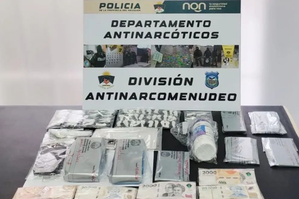Secuestraron drogas y más de un millón de pesos en Plottier