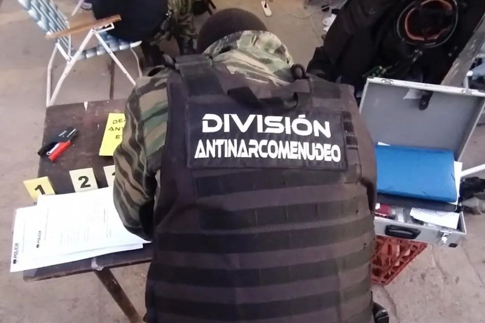 Secuestraron drogas y más de un millón de pesos en Plottier