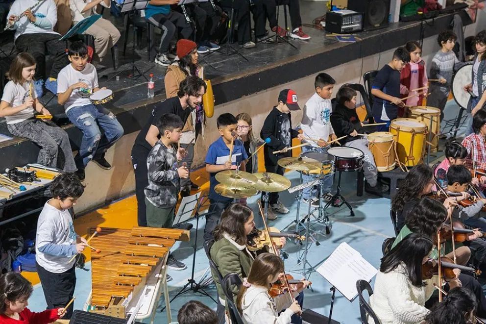 En concierto, la Orquesta de la Confluencia cerró el primer cuatrimestre del año