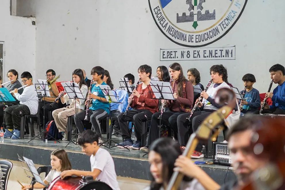 En concierto, la Orquesta de la Confluencia cerró el primer cuatrimestre del año