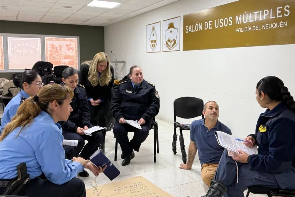 Fortalecen la perspectiva de género en la Policía del Neuquén