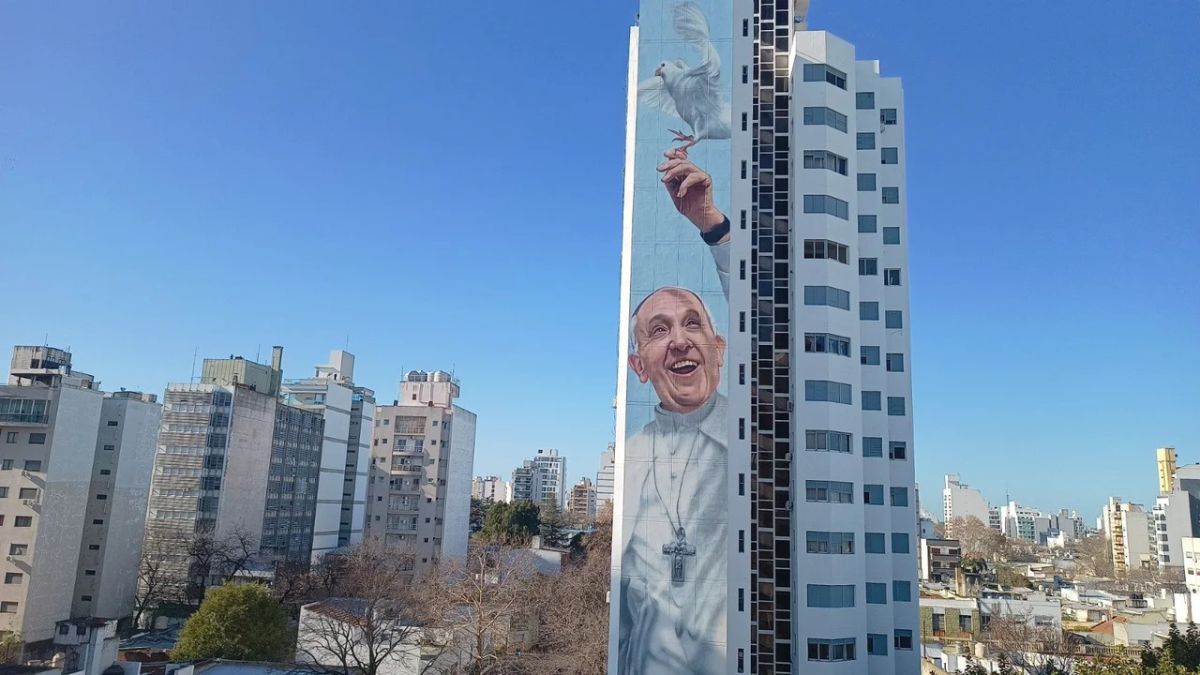 La Plata tiene el mural más grande del mundo y está dedicado al papa Francisco