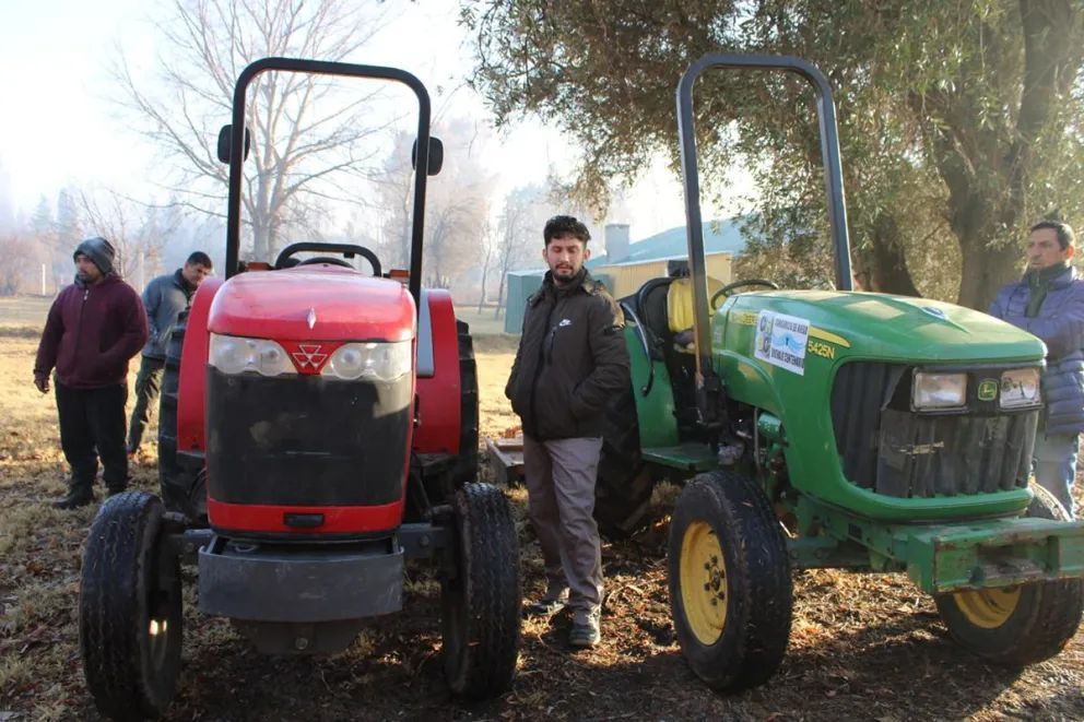 Dictaron una capacitación para tractoristas en Centenario