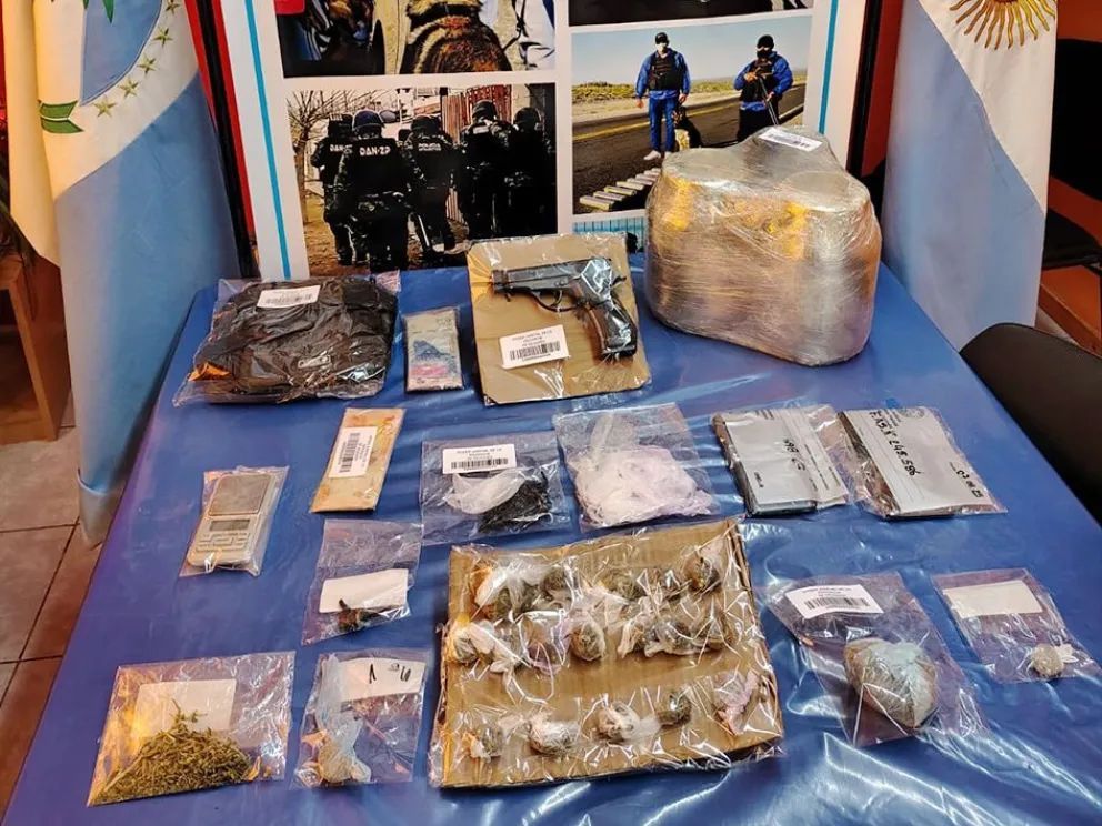 La Policía secuestró drogas en una vivienda de Zapala