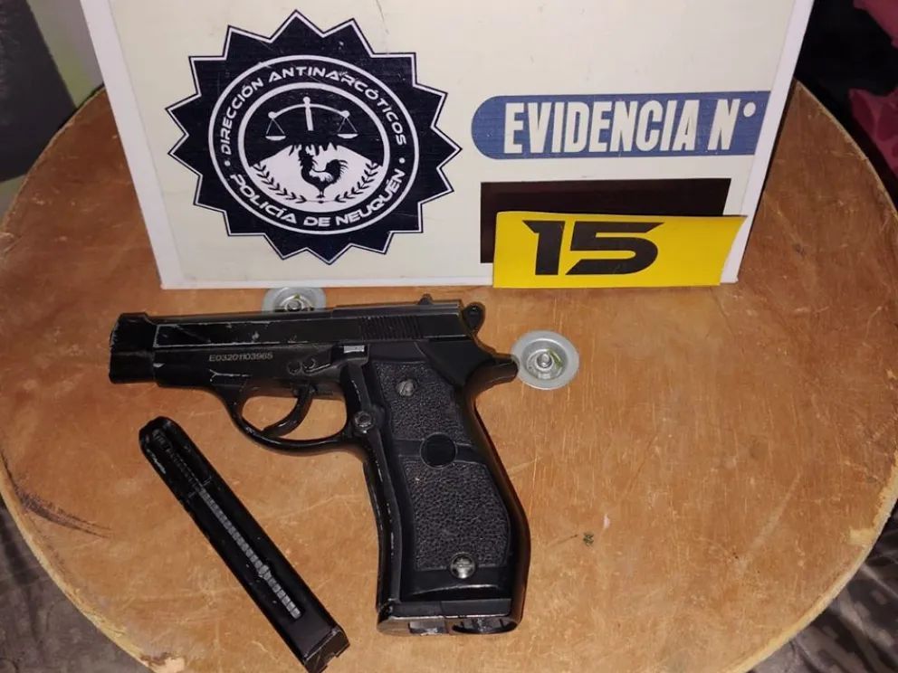 La Policía secuestró drogas en una vivienda de Zapala