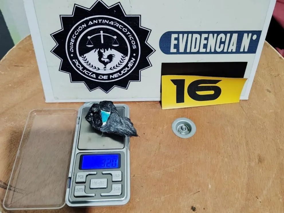 La Policía secuestró drogas en una vivienda de Zapala