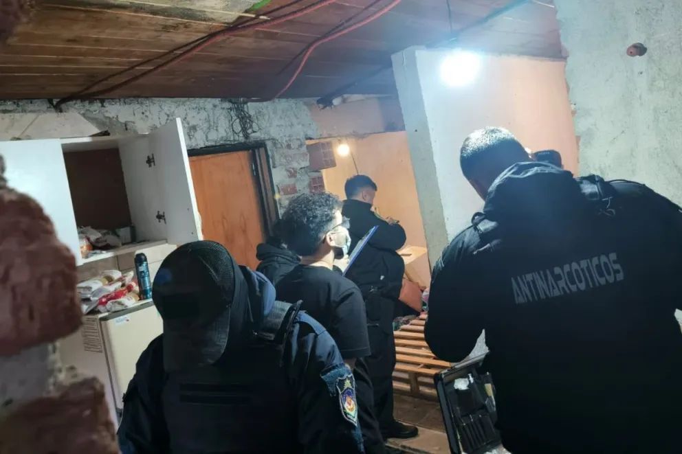 Secuestraron armas, municiones y drogas en el barrio Mariano Moreno