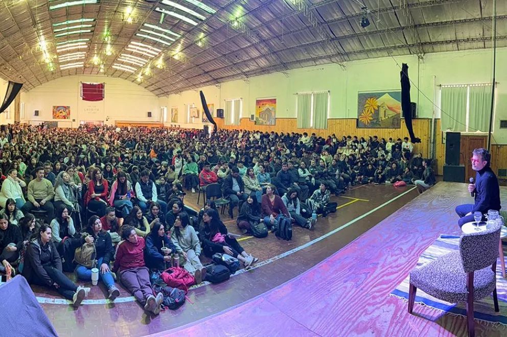 Gastón Pauls habló sobre prevención de consumos con 1500 jóvenes