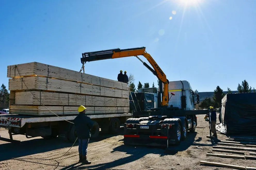 Figueroa supervisó la construcción de la escuela secundaria en Chorriaca