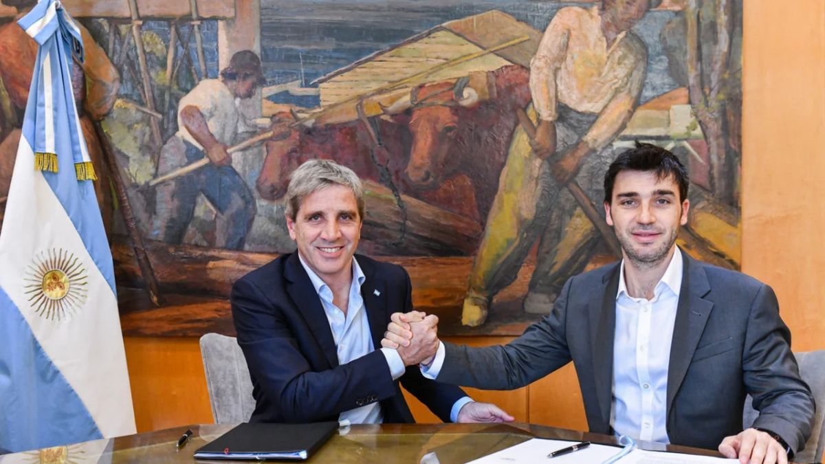 Nación firmó convenios con Chubut y Tucumán para transferir obras, viviendas y extinguir deudas