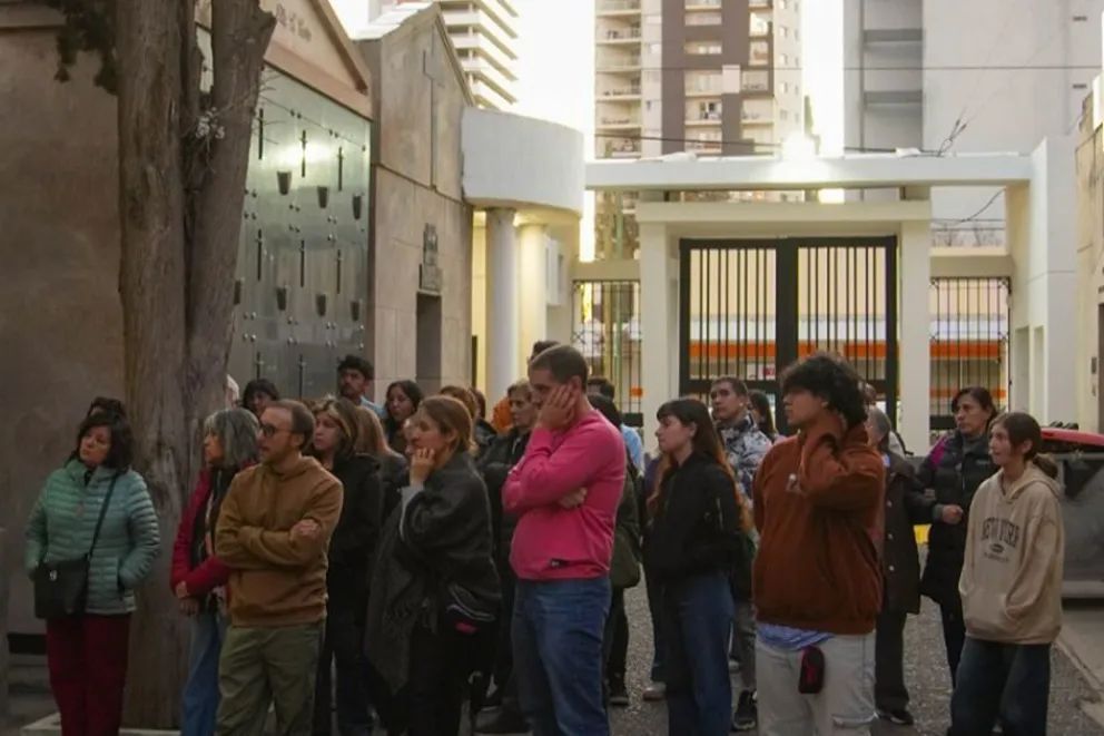 "Una Noche en el Cementerio de Neuquén"