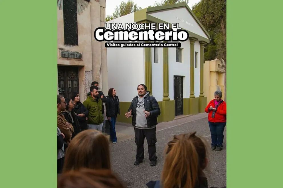 "Una Noche en el Cementerio de Neuquén"