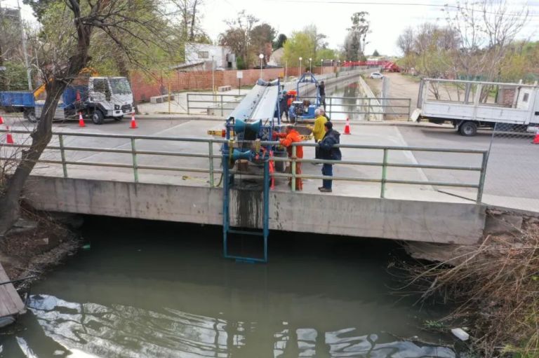 Avanzan las obras en el arroyo Durán con una inversión provincial de $2 ...