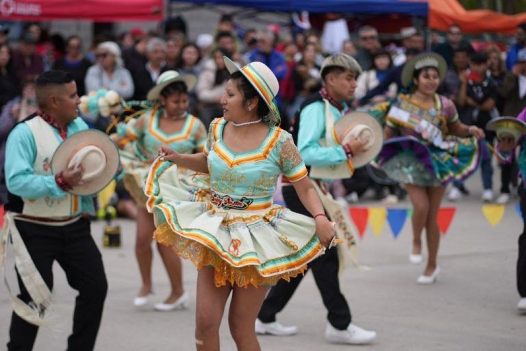 La Feria de la Diversidad Cultural llenó de colores y sabores la Isla ...