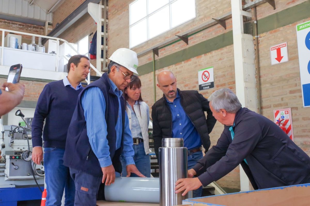 “Pepé” Ousset y Julieta Corroza subrayaron la defensa de las empresas neuquinas