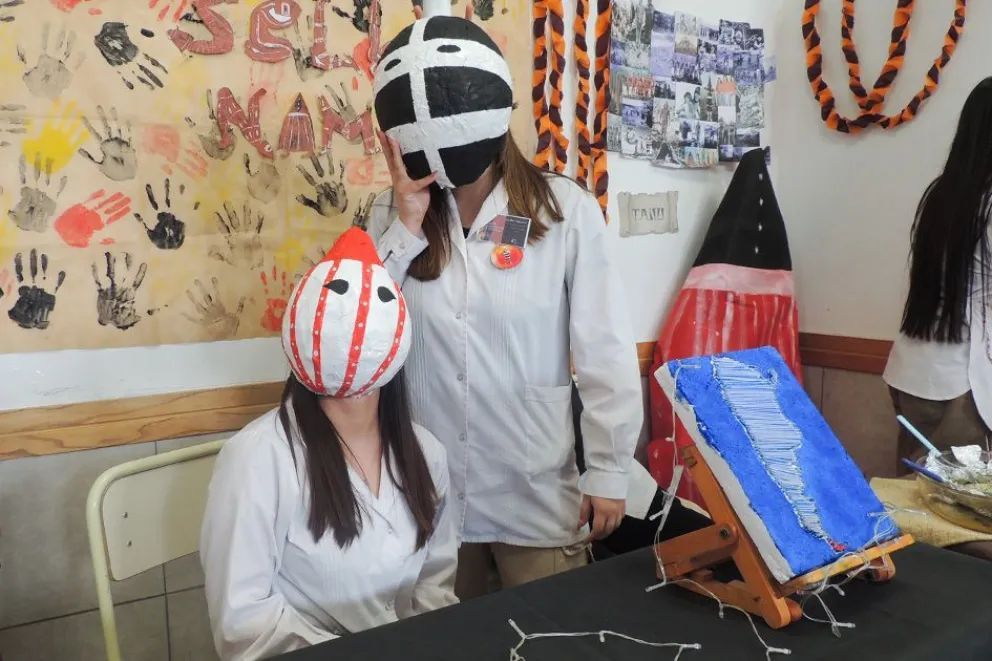 El CPEM N° 37 encabezó la Expo Diversidad Cultural