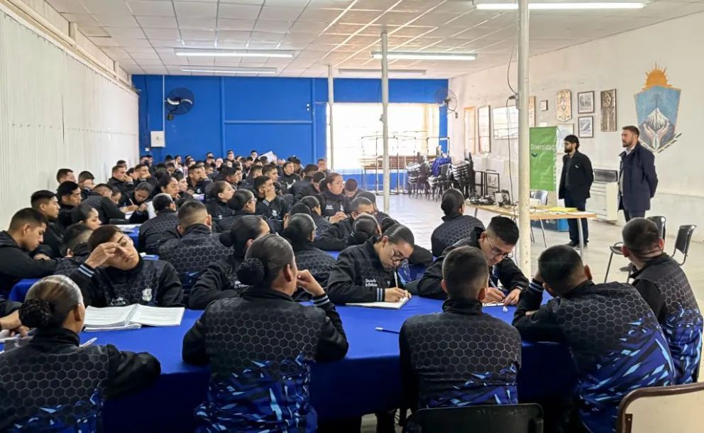 Más de 200 aspirantes a policías reflexionaron sobre masculinidades diversas 