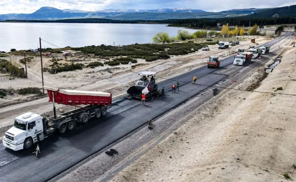 Retomaron las obras en la ruta provincial 23 entre Aluminé y Villa Pehuenia