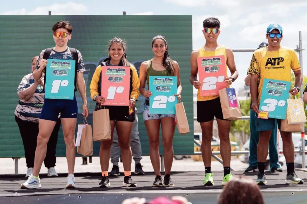 Más de 2.000 personas participaron de la marcha aeróbica Ruca Che se Mueve